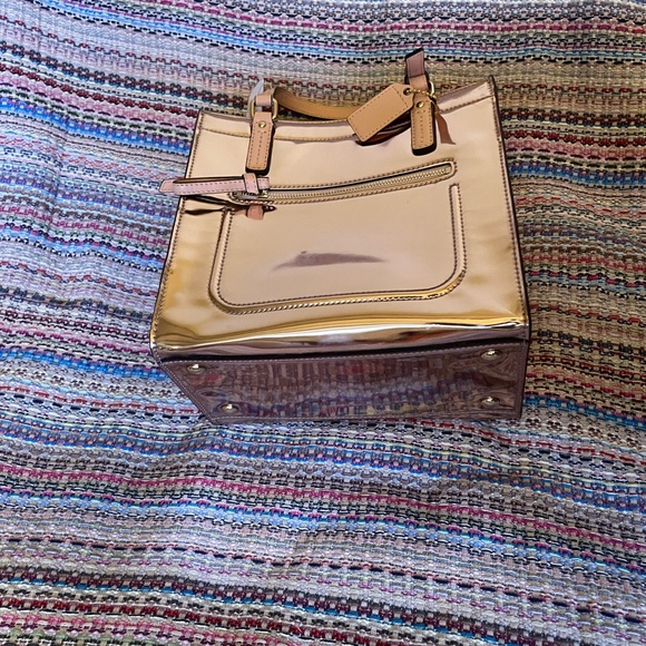 NWT Coach rose gold patent leather handbag - Picture 4 of 15